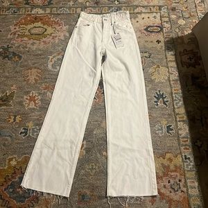 White ZARA wide leg jeans. Size 2